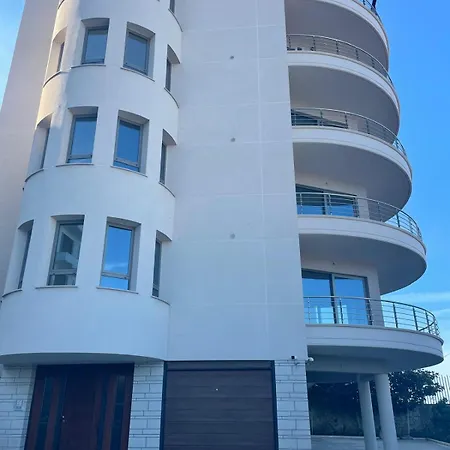 Panorama *